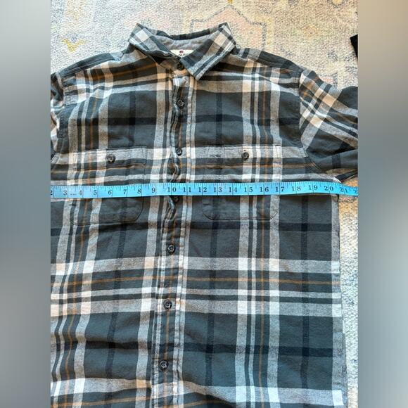 Woolrich Shirt Men’s Flannel Plaid Cotton Button Up Size Medium - Picture 7 of 7
